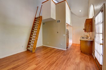 1085 Broadway #13 Interior
